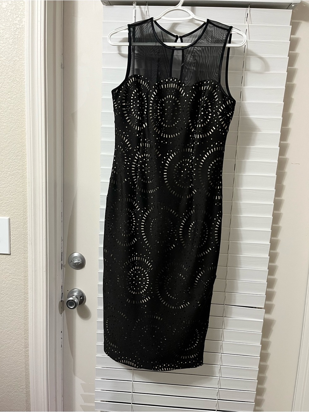 Maggy London Black Sleeveless Laser-Cut Sheath Dress